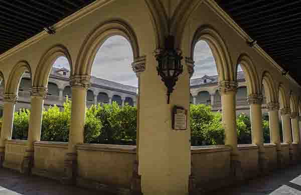 Granada 223 - monasterio de San Jerónimo - claustro.jpg